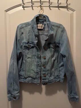 Light Wash Women's Denim Jacket - Classic Jean Jacket